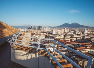 Napoli vista da 40 metri d’altezza: apre il percorso “500 cupole sui tetti del Duomo