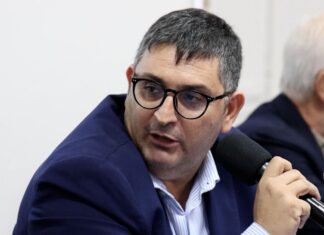 Bradisismo a Pozzuoli: Gigi Manzoni Scrive al Ministro Musumeci per le Famiglie Sfrattate