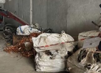 Napoli, centro di prima accoglienza trasformato in discarica