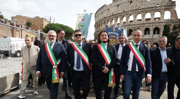 Campi Flegrei ,i sindaci replicano a Musumeci: «Avevamo già comunicato la manifestazione al Governo»