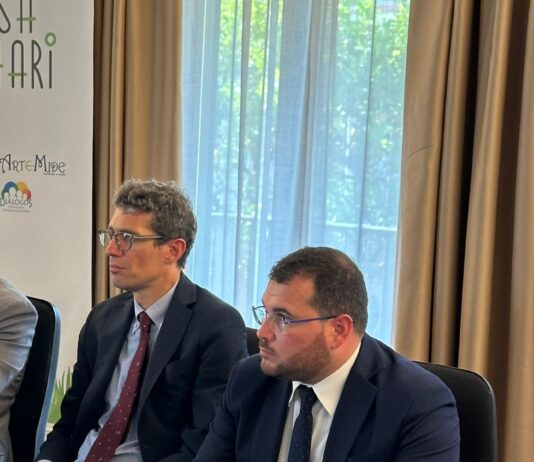 Caso rifiuti a Pozzuoli, spunta un video sulla differenziata. Più Europa: «Materiali mescolati, il Comune chiarisca subito»