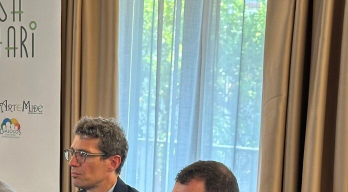 Caso rifiuti a Pozzuoli, spunta un video sulla differenziata. Più Europa: «Materiali mescolati, il Comune chiarisca subito»