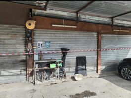 Pozzuoli, scoperta officina abusiva a Monterusciello: sequestrati locali e rifiuti pericolosi